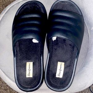 Dearfoam slippers house shoes